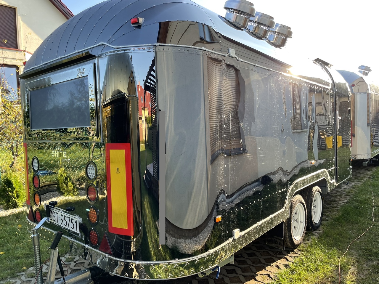 SHINE Summer S BLACK - 자판기 트레일러 : 사진 3 SHINE Summer S BLACK - 자판기 트레일러 : 사진 3