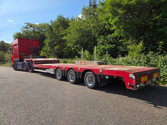 DAF XF 460 FTG 6x2 Super Spacecab + Nooteboom semi-dieplader - 캡 새시 트럭 : 사진 2 DAF XF 460 FTG 6x2 Super Spacecab + Nooteboom semi-dieplader - 캡 새시 트럭 : 사진 2