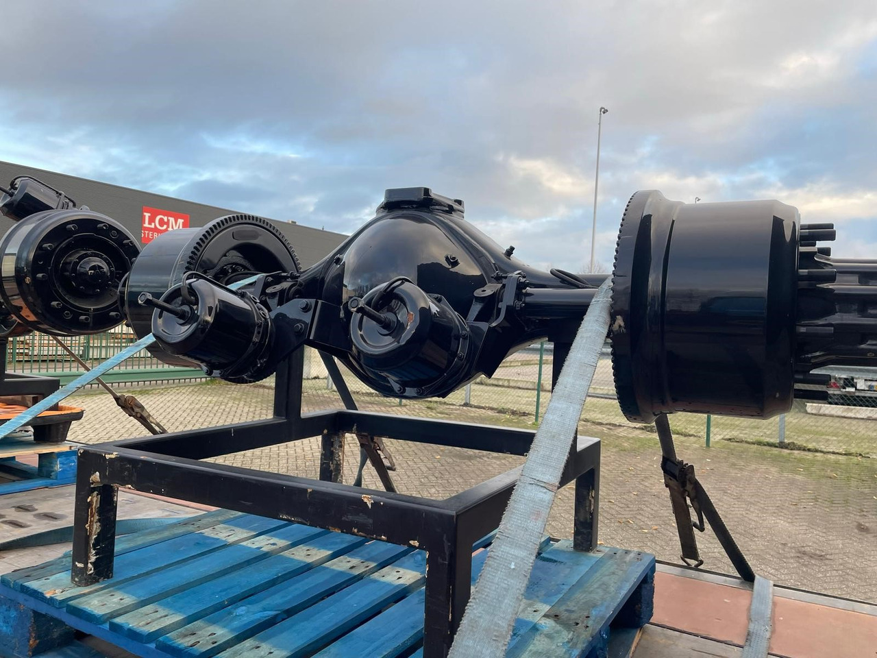 DAF vooras + achteras aandrijfas voor DAF 85/95 vrachtwagen  - 차축 및 부품 트럭 용 : 사진 3 DAF vooras + achteras aandrijfas voor DAF 85/95 vrachtwagen  - 차축 및 부품 트럭 용 : 사진 3