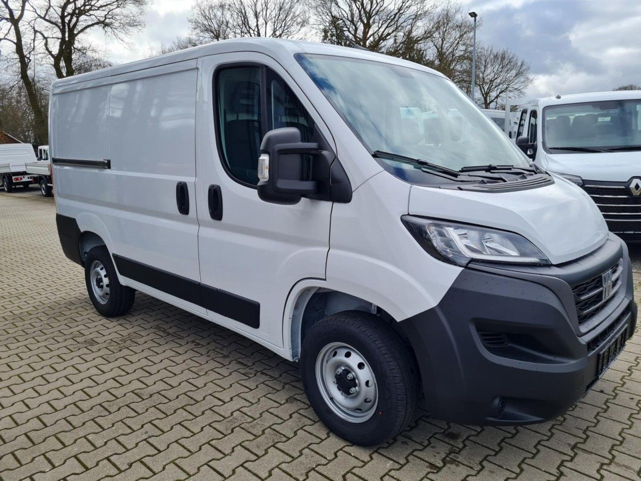 Fiat Ducato 30 Kasten L1H1 KLIMA PDC TEMPOMAT - 소형 밴 : 사진 3 Fiat Ducato 30 Kasten L1H1 KLIMA PDC TEMPOMAT - 소형 밴 : 사진 3