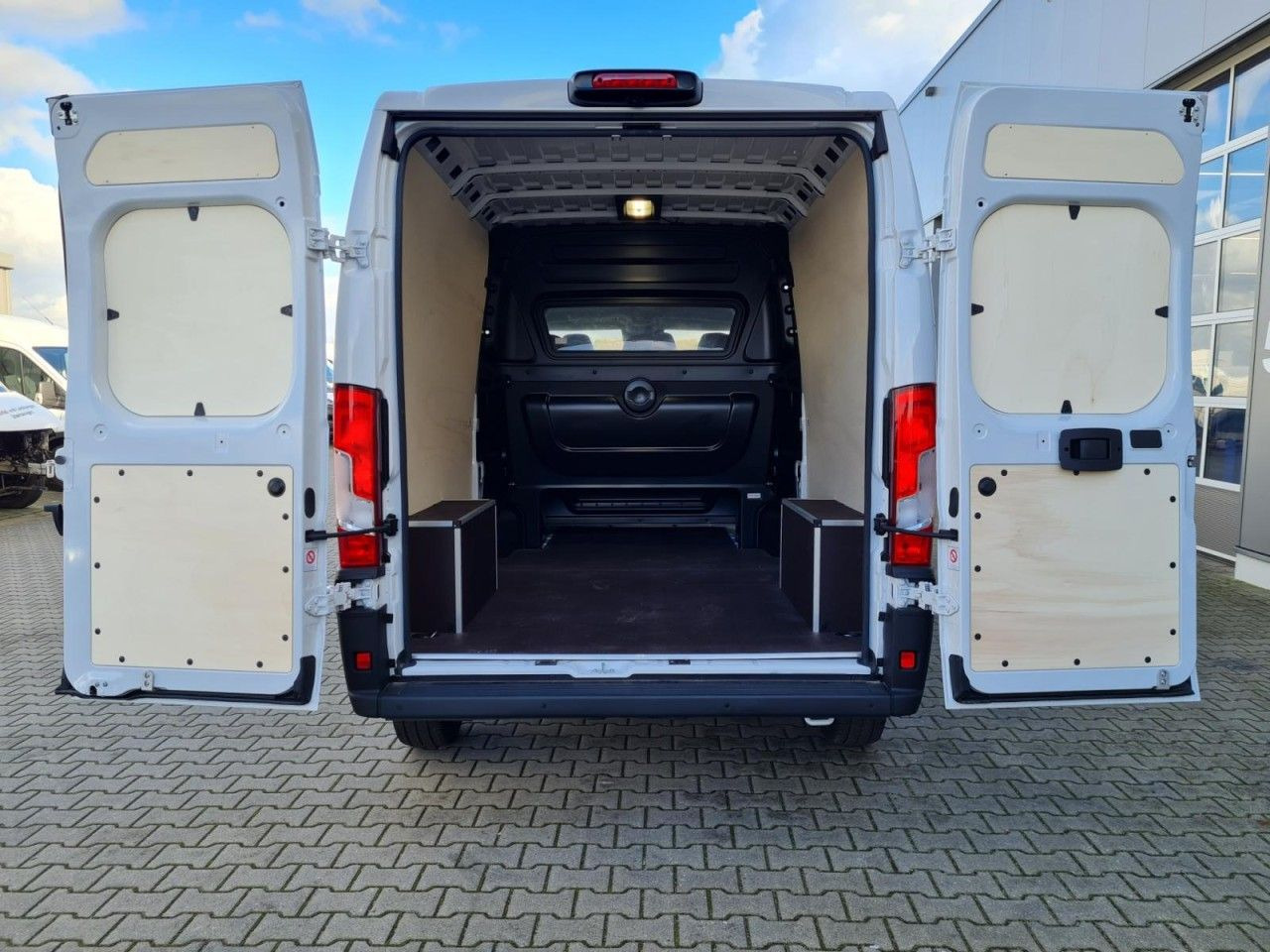 Fiat Ducato 35 Kasten Doka 6-Sitze L3H2 AG KLIMA Navi - 패널 밴, 콤비 밴 : 사진 5 Fiat Ducato 35 Kasten Doka 6-Sitze L3H2 AG KLIMA Navi - 패널 밴, 콤비 밴 : 사진 5