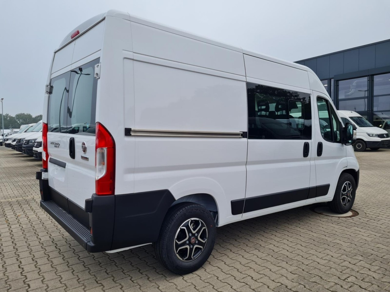 Fiat Ducato 35 Kasten Doka 7-Sitze 2x Schiebetür Maxi L2H2 - 패널 밴, 콤비 밴 : 사진 5 Fiat Ducato 35 Kasten Doka 7-Sitze 2x Schiebetür Maxi L2H2 - 패널 밴, 콤비 밴 : 사진 5