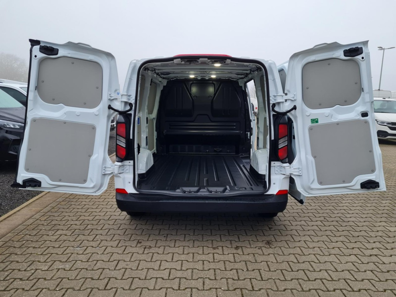 Ford Custom Kasten L1 Trend KLIMA KAMERA TEMPO VERKLEIDUNG - 소형 밴 : 사진 5 Ford Custom Kasten L1 Trend KLIMA KAMERA TEMPO VERKLEIDUNG - 소형 밴 : 사진 5