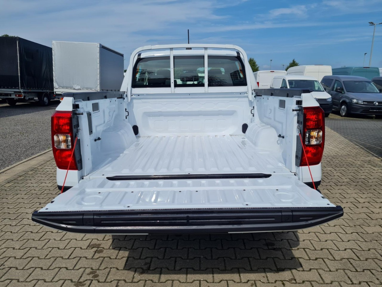 Ford Ranger Doka 2.0 Ecoblue XL 4x4 KLIMA KAMERA TEMPOMAT - 픽업트럭, 콤비 밴 : 사진 5 Ford Ranger Doka 2.0 Ecoblue XL 4x4 KLIMA KAMERA TEMPOMAT - 픽업트럭, 콤비 밴 : 사진 5