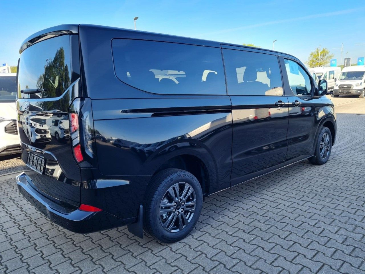 Ford Tourneo Custom 320 AG L2 Titanium 8 Sitze LEDER - 승합차 : 사진 4 Ford Tourneo Custom 320 AG L2 Titanium 8 Sitze LEDER - 승합차 : 사진 4