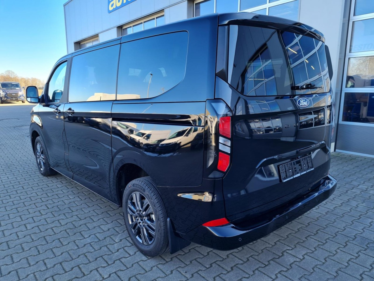 Ford Tourneo Custom 320 L1 AG Titanium X AHK LED NAVI 2X SCHIEBE - 콤비 밴 : 사진 4 Ford Tourneo Custom 320 L1 AG Titanium X AHK LED NAVI 2X SCHIEBE - 콤비 밴 : 사진 4