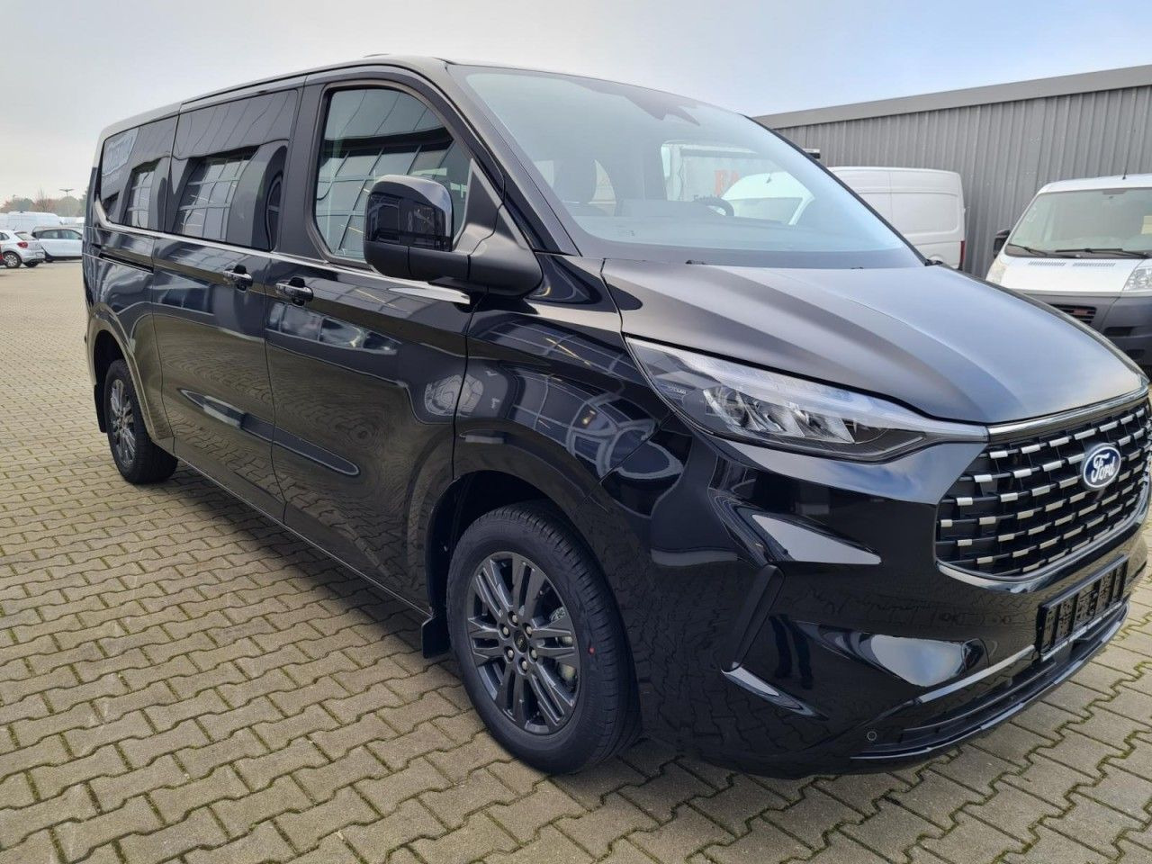 Ford Tourneo Custom 320 L2 Titanium 9 Sitze STANDHZ - 승합차 : 사진 3 Ford Tourneo Custom 320 L2 Titanium 9 Sitze STANDHZ - 승합차 : 사진 3