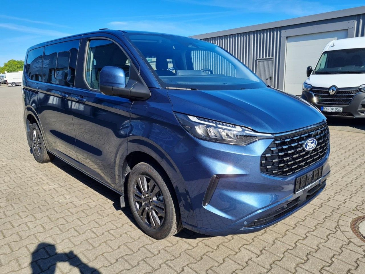 Ford Tourneo Custom 320 Titanium L1 AG 8-Sitze LED KA - 승합차 : 사진 4 Ford Tourneo Custom 320 Titanium L1 AG 8-Sitze LED KA - 승합차 : 사진 4