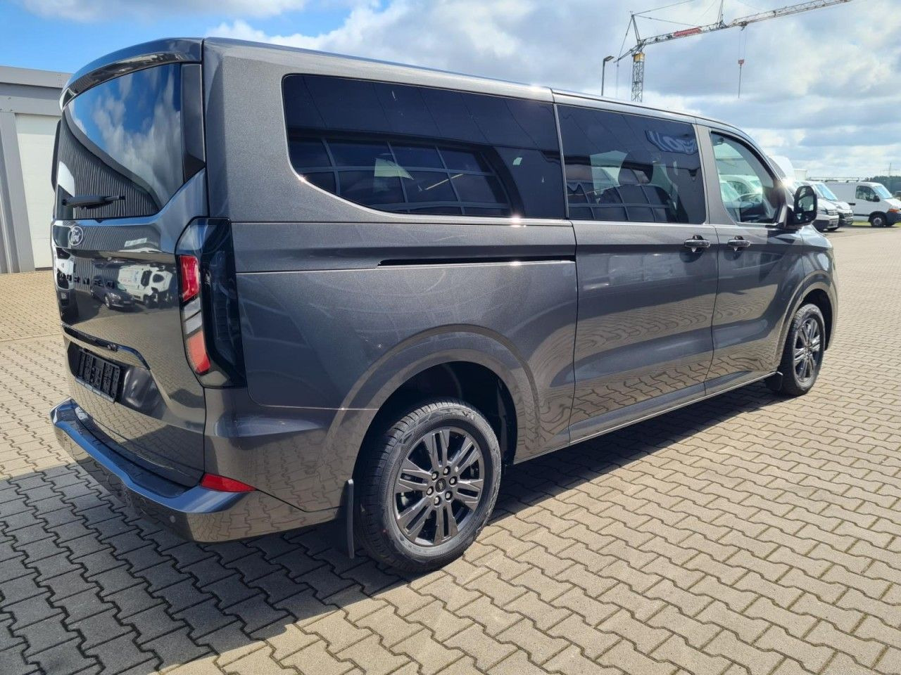 Ford Tourneo Custom 8 Sitze 320 L2 Titanium LED AUTOM - 승합차 : 사진 5 Ford Tourneo Custom 8 Sitze 320 L2 Titanium LED AUTOM - 승합차 : 사진 5