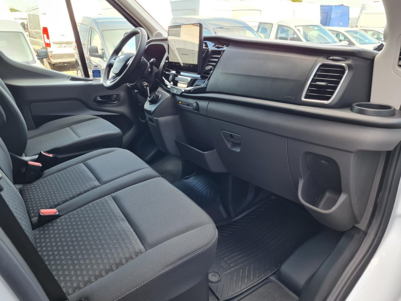 소형 버스, 승합차 Ford Transit 350 Kombi TDCi L3 Trend 9 Sitzer AUTOMATIK : 사진 15 소형 버스, 승합차 Ford Transit 350 Kombi TDCi L3 Trend 9 Sitzer AUTOMATIK : 사진 15