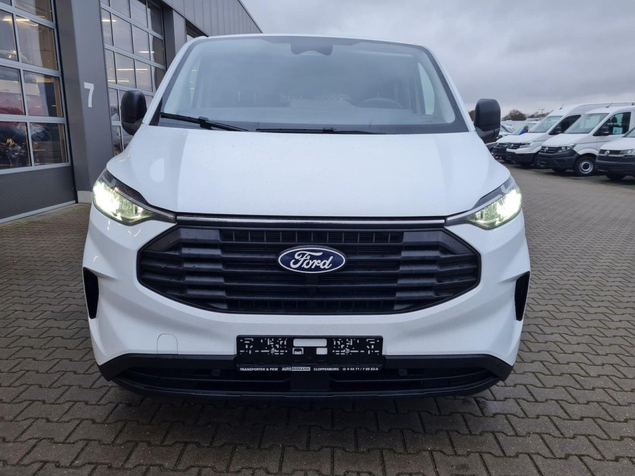 Ford Transit Custom Kombi 320 L2 Trend 9 Sitze KAMERA - 차량 : 사진 2 Ford Transit Custom Kombi 320 L2 Trend 9 Sitze KAMERA - 차량 : 사진 2