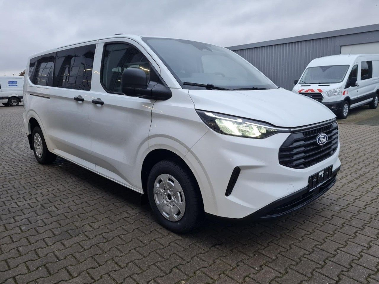 Ford Transit Custom Kombi 320 L2 Trend 9 Sitze KAMERA - 차량 : 사진 3 Ford Transit Custom Kombi 320 L2 Trend 9 Sitze KAMERA - 차량 : 사진 3