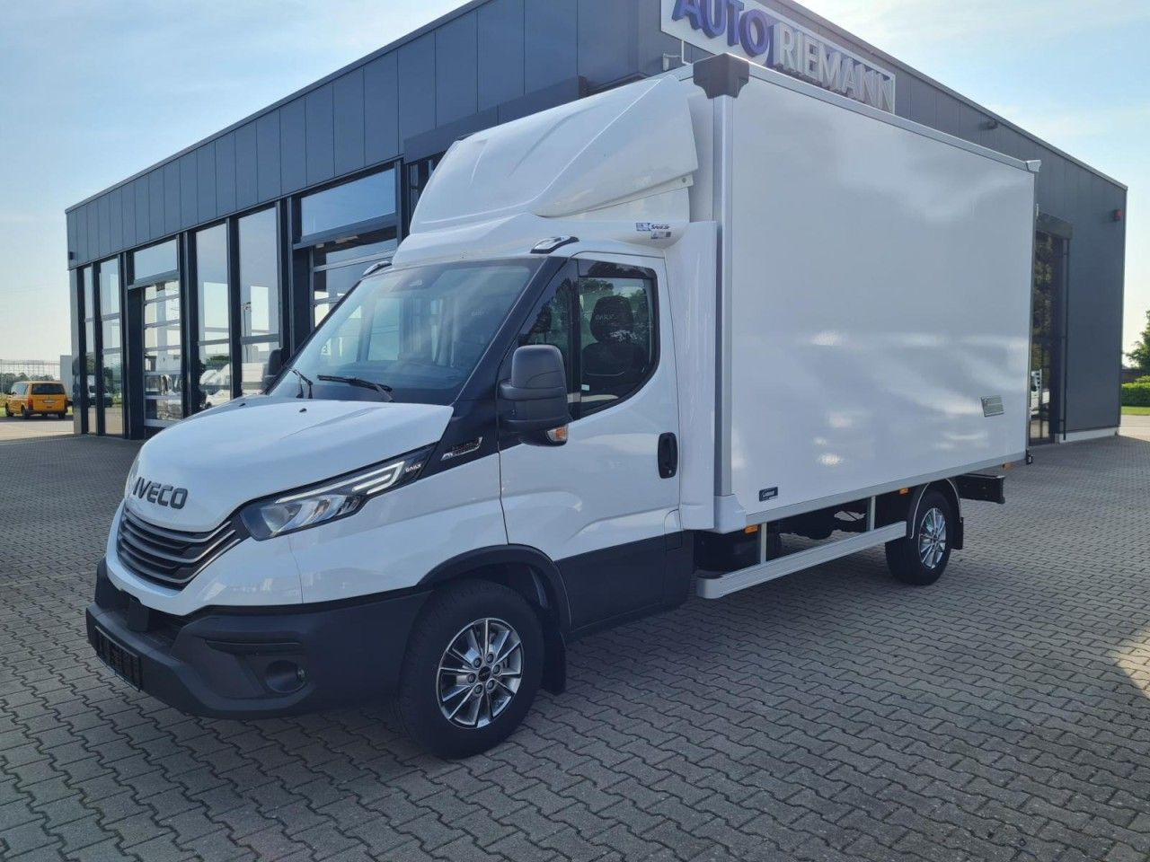 Iveco 35S 18 3.0 Koffer Hi Matic LM KLIMA KAMERA Navig - 박스 밴 : 사진 3 Iveco 35S 18 3.0 Koffer Hi Matic LM KLIMA KAMERA Navig - 박스 밴 : 사진 3