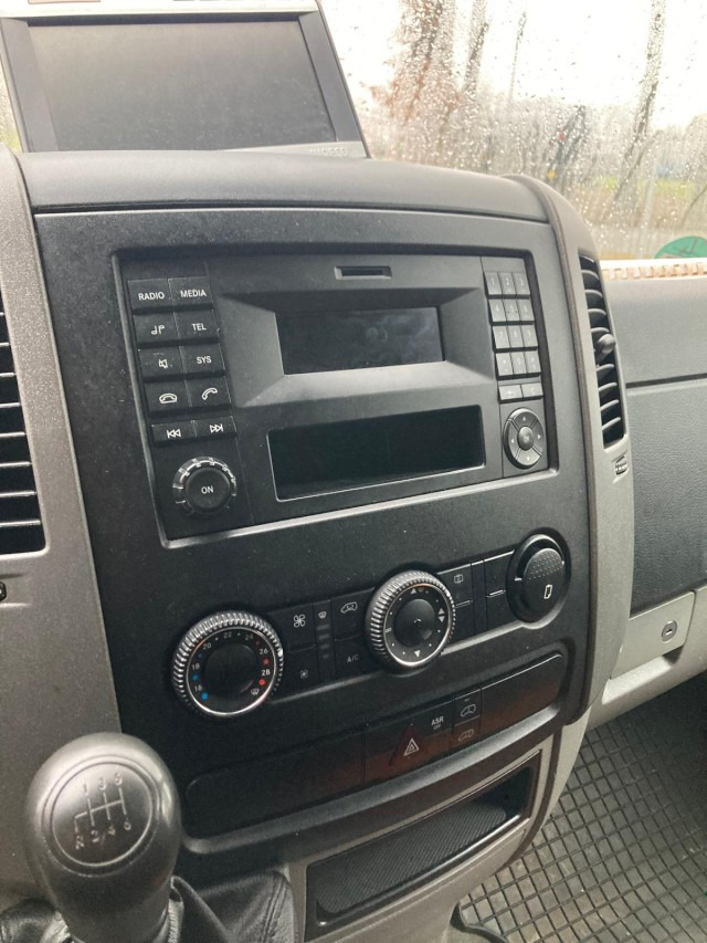 Mercedes-Benz Sprinter 316 CDI Kasten Hubarbeitsbühne KLIMA - 트럭 탑재 고가작업 플랫폼 : 사진 5 Mercedes-Benz Sprinter 316 CDI Kasten Hubarbeitsbühne KLIMA - 트럭 탑재 고가작업 플랫폼 : 사진 5