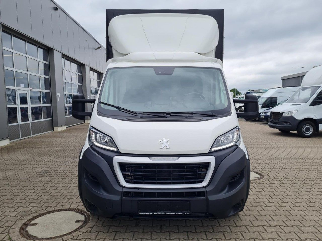 Peugeot Boxer 3,5t Pritsche Plane 2.2 HDi L4 435 - 커튼 사이드 밴 : 사진 2 Peugeot Boxer 3,5t Pritsche Plane 2.2 HDi L4 435 - 커튼 사이드 밴 : 사진 2
