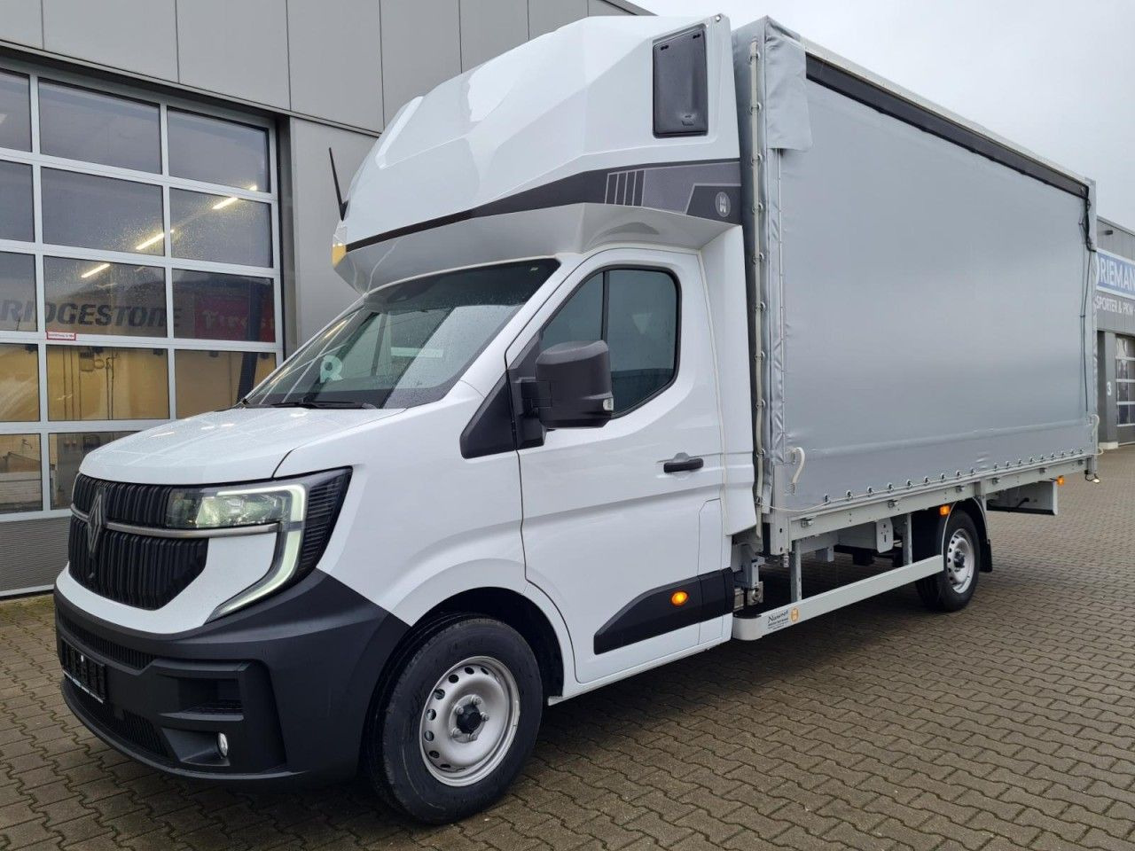 Renault Master 35 New Pritsche Schiebe Plane Schlafkab L - 커튼 사이드 밴 : 사진 2 Renault Master 35 New Pritsche Schiebe Plane Schlafkab L - 커튼 사이드 밴 : 사진 2