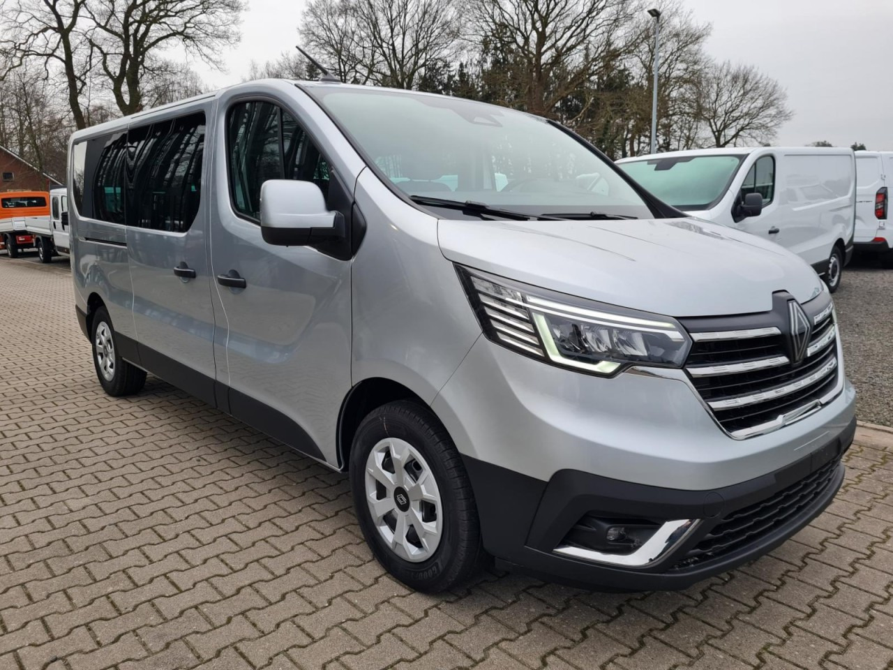 Renault Trafic Kombi 9-Sitze L2 Grand Equilibre KLIMA TEMPOMAT - 콤비 밴 : 사진 3 Renault Trafic Kombi 9-Sitze L2 Grand Equilibre KLIMA TEMPOMAT - 콤비 밴 : 사진 3
