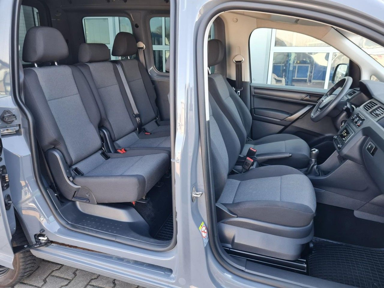 Volkswagen Caddy Kombi 4Motion TDi 5-Sitze KLIMA STHZ TEMPO - 승합차 : 사진 5 Volkswagen Caddy Kombi 4Motion TDi 5-Sitze KLIMA STHZ TEMPO - 승합차 : 사진 5