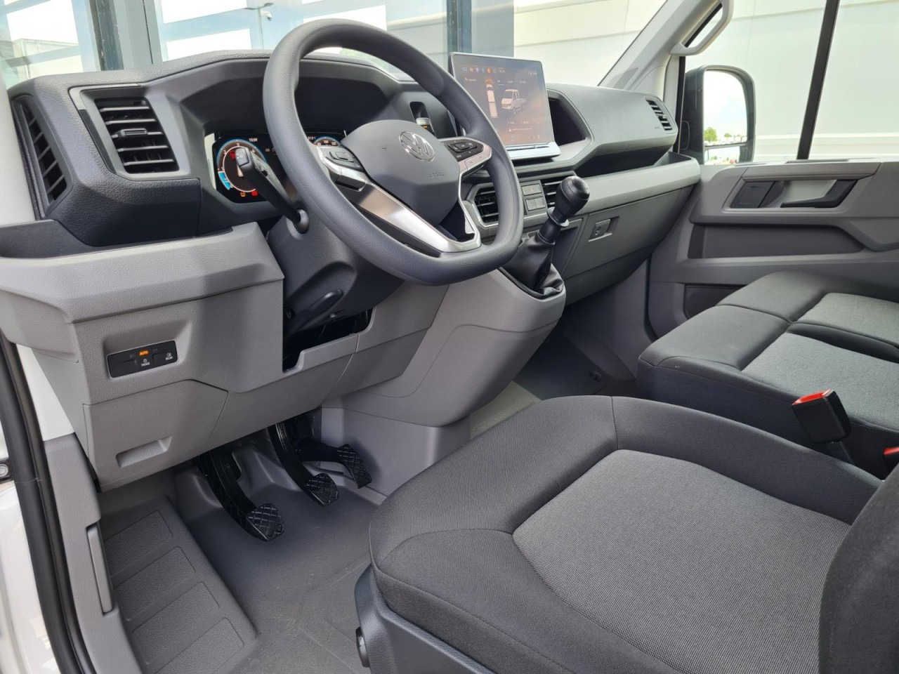 Volkswagen Crafter 35 Doka TDI MR LED KLIMA - 플랫베드 밴, 콤비 밴 : 사진 4 Volkswagen Crafter 35 Doka TDI MR LED KLIMA - 플랫베드 밴, 콤비 밴 : 사진 4