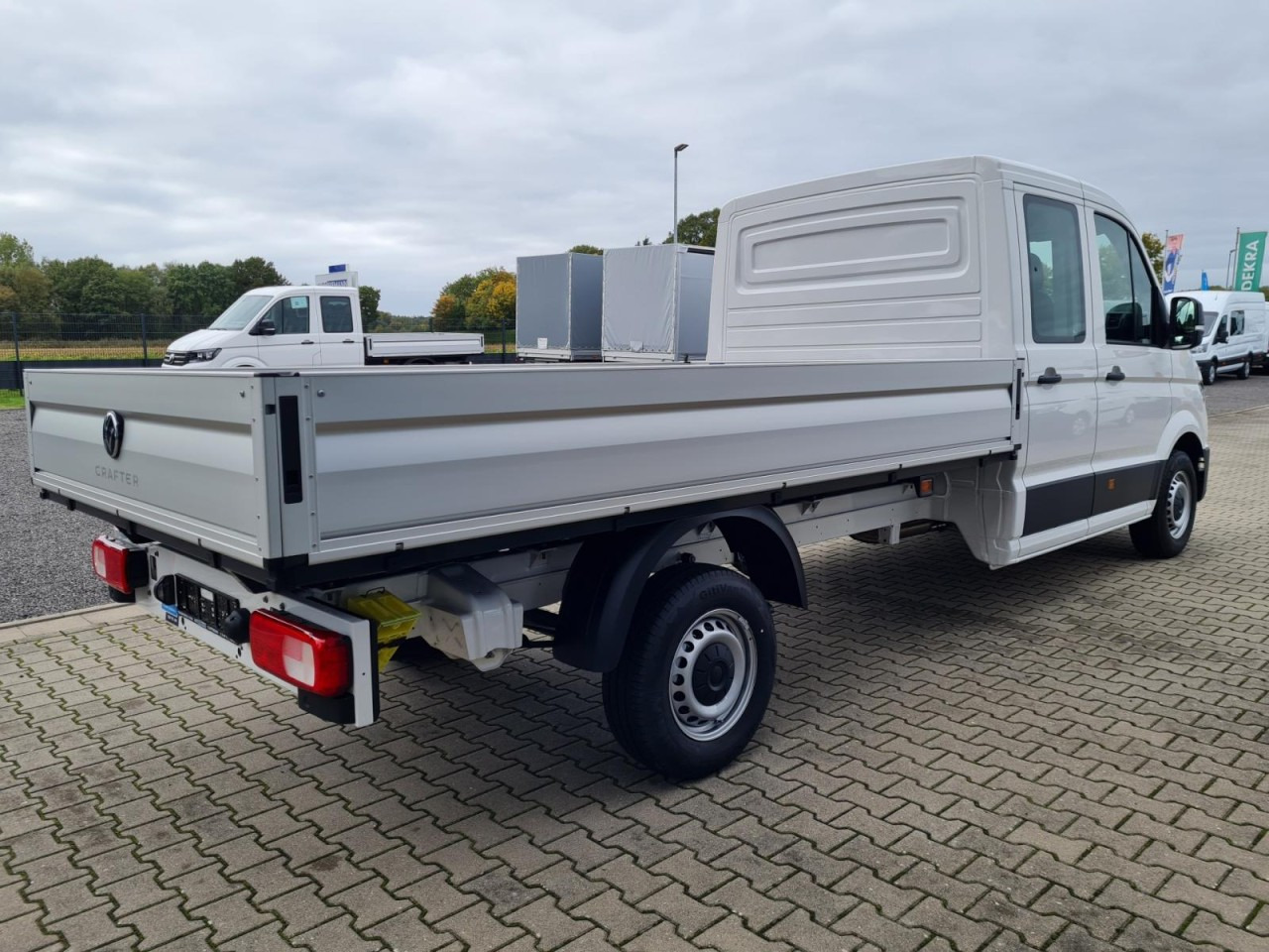 Volkswagen Crafter 35 Doka TDI Pritsche lang L4 KLIMA TEMPOMAT - 플랫베드 밴, 콤비 밴 : 사진 4 Volkswagen Crafter 35 Doka TDI Pritsche lang L4 KLIMA TEMPOMAT - 플랫베드 밴, 콤비 밴 : 사진 4