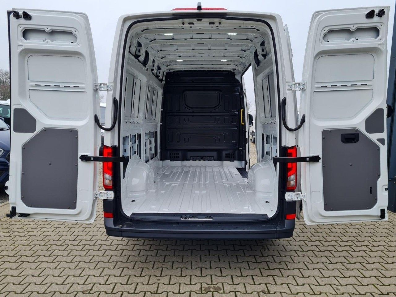 Volkswagen Crafter 35 Kasten MR hoch KLIMA KAMERA NAVI/APP - 패널 밴 : 사진 5 Volkswagen Crafter 35 Kasten MR hoch KLIMA KAMERA NAVI/APP - 패널 밴 : 사진 5