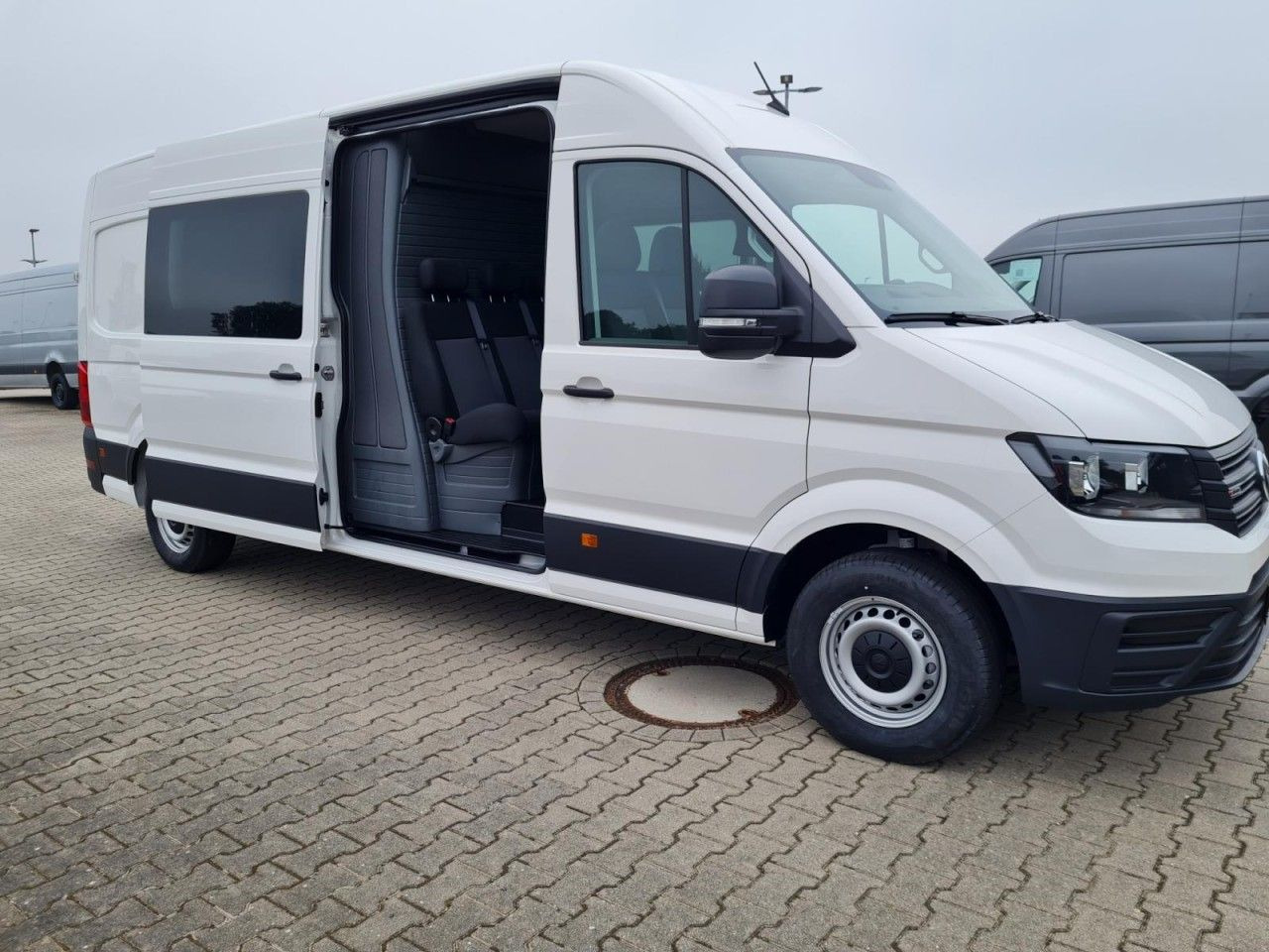 Volkswagen Crafter 35 Kasten Plus 4MOTION Doka Mixto L4H3 - 패널 밴, 콤비 밴 : 사진 4 Volkswagen Crafter 35 Kasten Plus 4MOTION Doka Mixto L4H3 - 패널 밴, 콤비 밴 : 사진 4