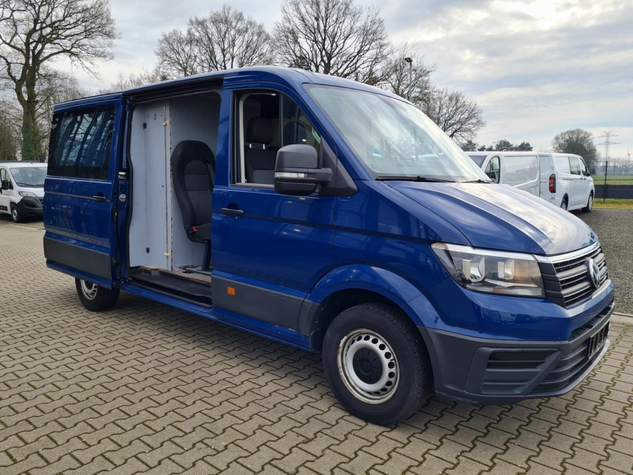 Volkswagen Crafter 35 Kasten Plus Doka mixto NAVI AHK 6 Sitzer - 패널 밴, 콤비 밴 : 사진 4 Volkswagen Crafter 35 Kasten Plus Doka mixto NAVI AHK 6 Sitzer - 패널 밴, 콤비 밴 : 사진 4