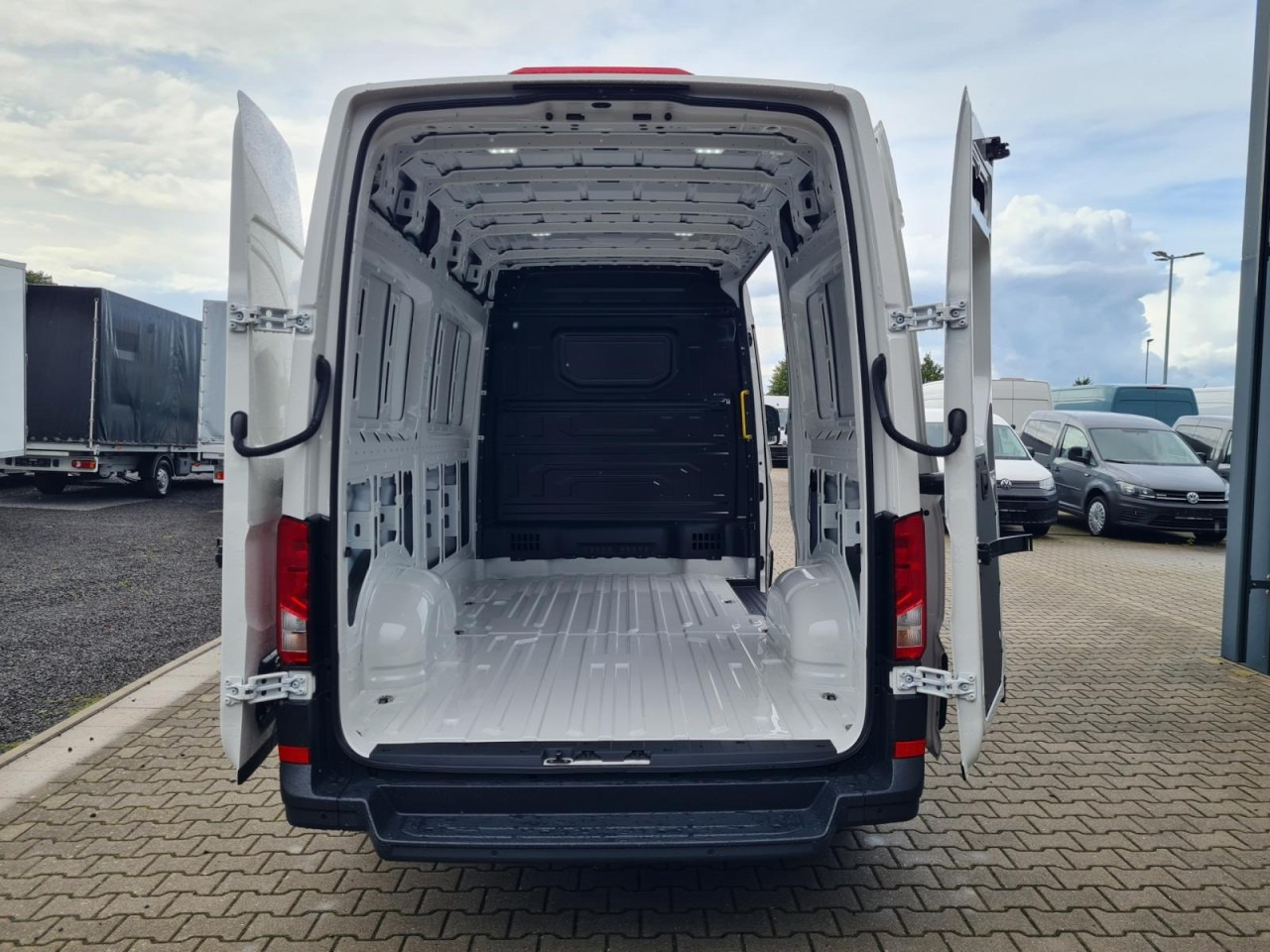 Volkswagen Crafter 35 Kasten TDI MR PDC KLIMA Tempomat L3H3 - 패널 밴 : 사진 5 Volkswagen Crafter 35 Kasten TDI MR PDC KLIMA Tempomat L3H3 - 패널 밴 : 사진 5