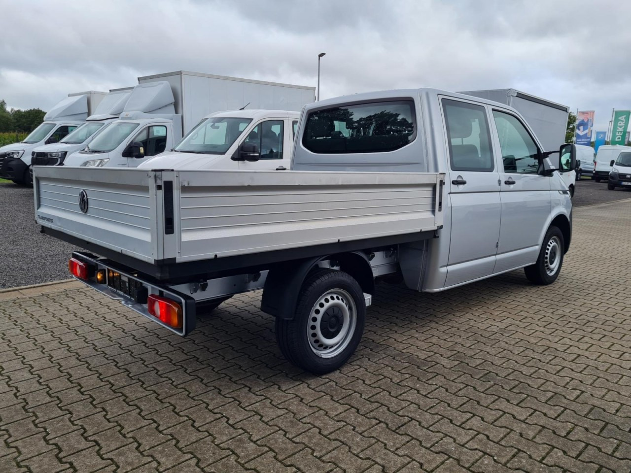 Volkswagen T6.1 Doka Pritsche Plane 6-Sitze Klima Komfort - 플랫베드 밴, 콤비 밴 : 사진 4 Volkswagen T6.1 Doka Pritsche Plane 6-Sitze Klima Komfort - 플랫베드 밴, 콤비 밴 : 사진 4
