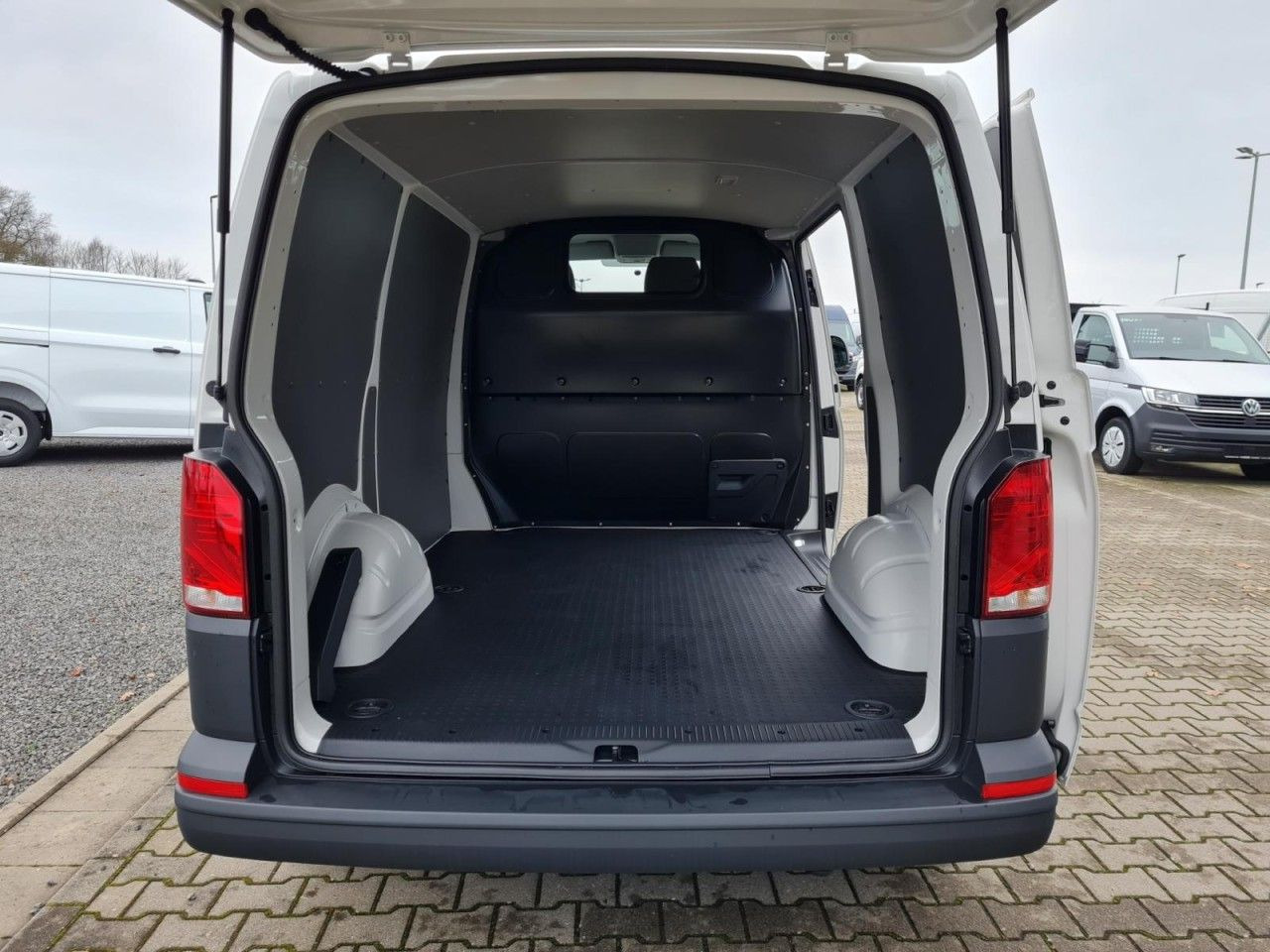 Volkswagen T6.1 Kasten L1 KR Heckklappe KAMERA KLIMA ALLWET - 소형 밴 : 사진 5 Volkswagen T6.1 Kasten L1 KR Heckklappe KAMERA KLIMA ALLWET - 소형 밴 : 사진 5