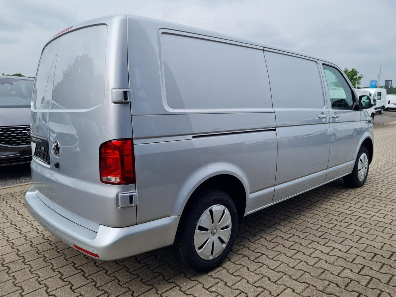 Volkswagen T6.1 Kasten TDI lang DSG LED KAMERA TEMPOMAT - 소형 밴 : 사진 4 Volkswagen T6.1 Kasten TDI lang DSG LED KAMERA TEMPOMAT - 소형 밴 : 사진 4