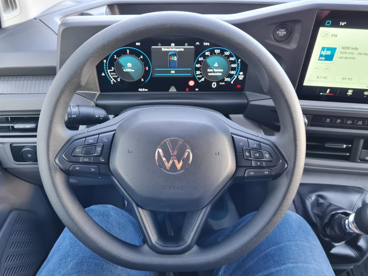 소형 밴 Volkswagen T7 Transporter Kasten TDi L1 Heckklappe KLIMA PDC : 사진 9