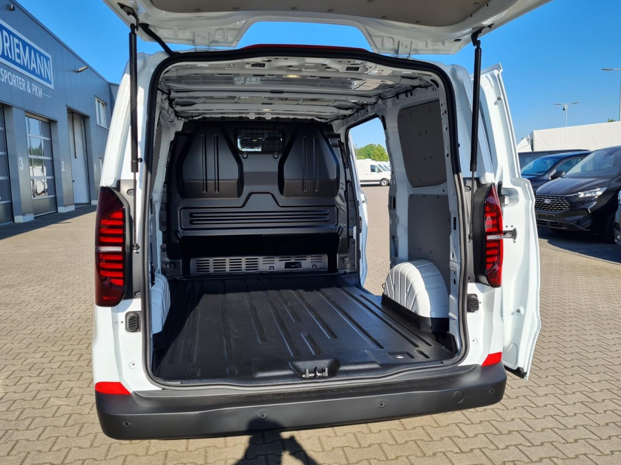 소형 밴 Volkswagen T7 Transporter Kasten TDi L1 Heckklappe KLIMA PDC : 사진 18