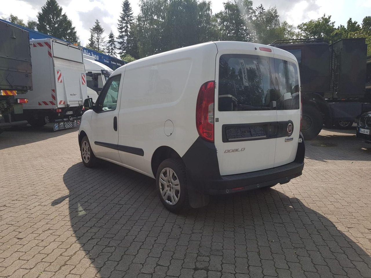 Fiat Doblo Kastenwagen SX 1.3 Klima, Radio mit Nav... - 승합차 : 사진 3 Fiat Doblo Kastenwagen SX 1.3 Klima, Radio mit Nav... - 승합차 : 사진 3