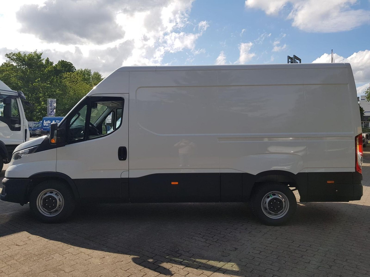 Iveco Daily 35S14A8 V Y mit Rückfahrkamera und Radi... - 패널 밴 : 사진 2 Iveco Daily 35S14A8 V Y mit Rückfahrkamera und Radi... - 패널 밴 : 사진 2