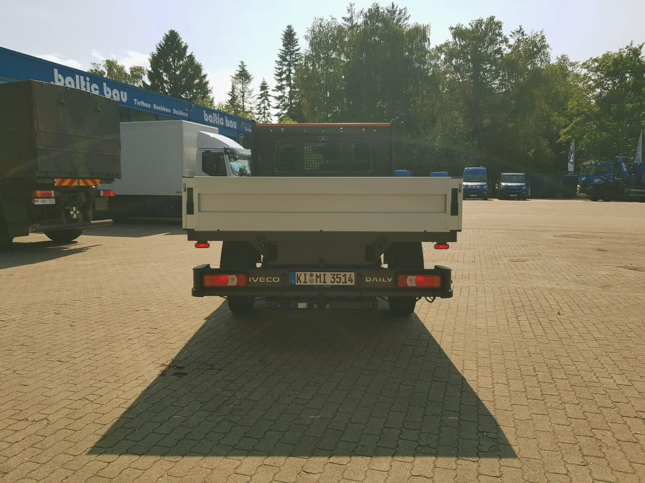 Iveco Daily 35S14HA8 Pritsche AHK 100 kW (136 PS),... - 플랫베드 밴 : 사진 4 Iveco Daily 35S14HA8 Pritsche AHK 100 kW (136 PS),... - 플랫베드 밴 : 사진 4