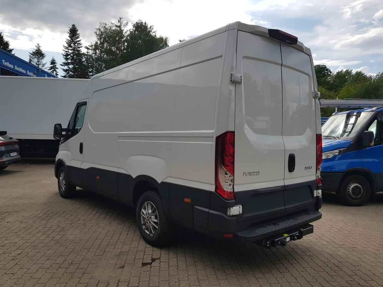Iveco Daily 35S18HA8 V 3520L mit AHK, Rückfahrkamer... - 패널 밴 : 사진 3 Iveco Daily 35S18HA8 V 3520L mit AHK, Rückfahrkamer... - 패널 밴 : 사진 3
