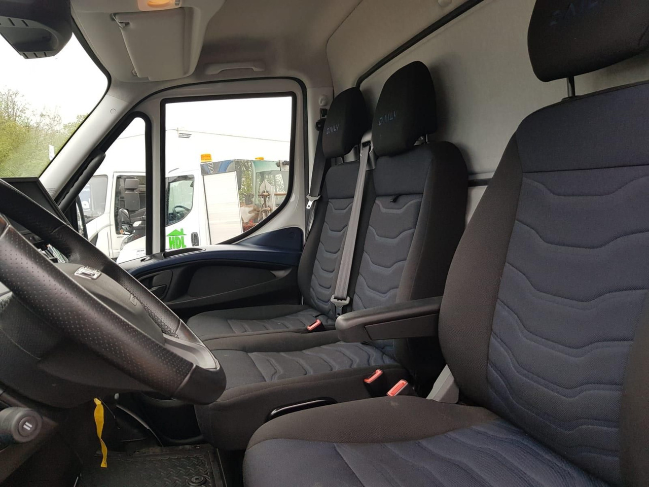 박스 밴 Iveco Daily 70C18HA8/P Koffer, Luftfederung, Kamera : 사진 15