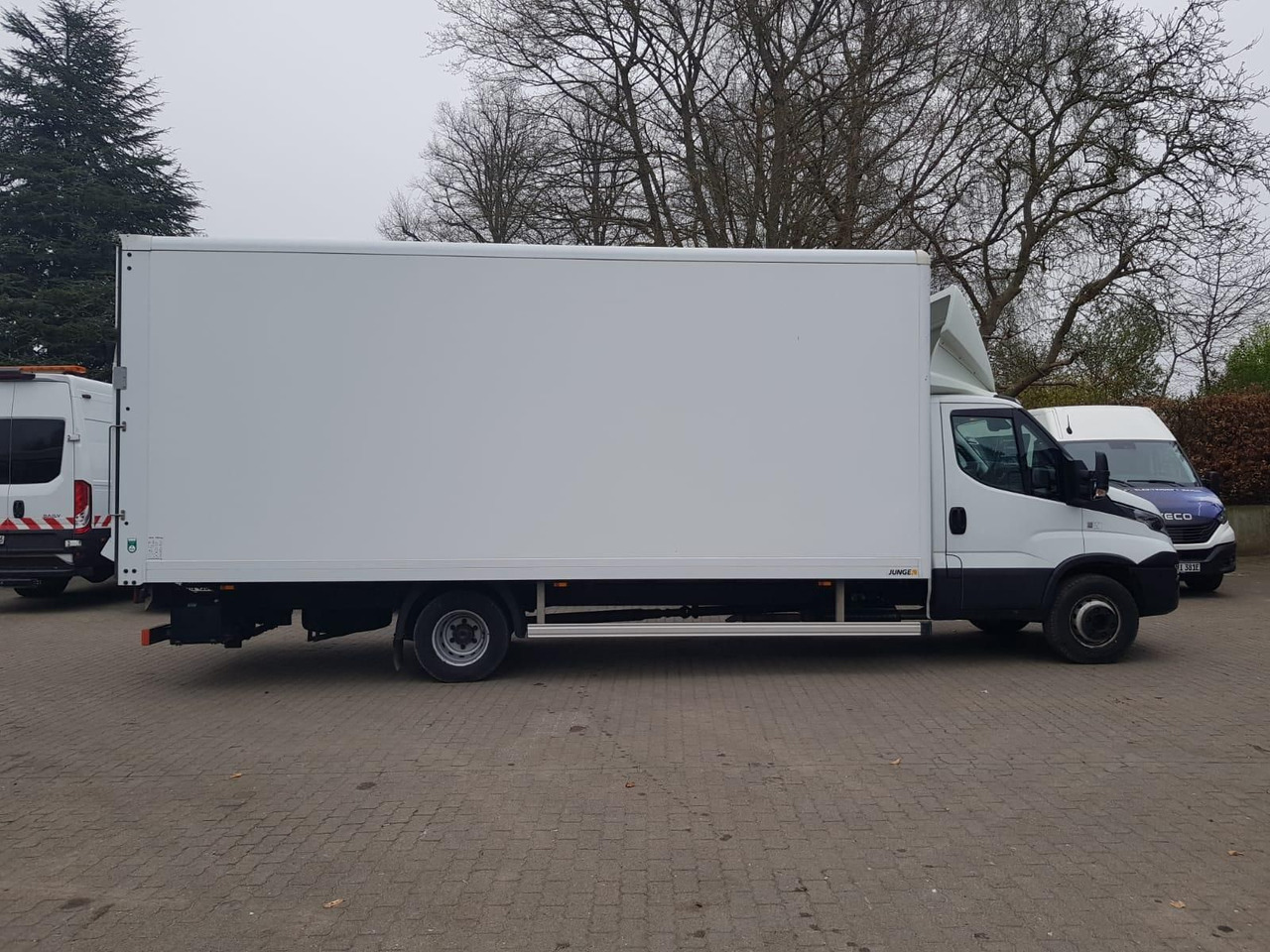 박스 밴 Iveco Daily 70C18HA8/P Koffer, Luftfederung, Kamera : 사진 12