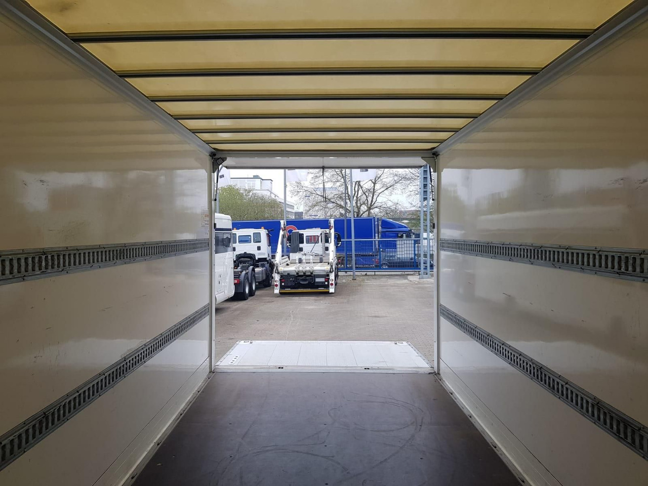 박스 밴 Iveco Daily 70C18HA8/P Koffer, Luftfederung, Kamera : 사진 8