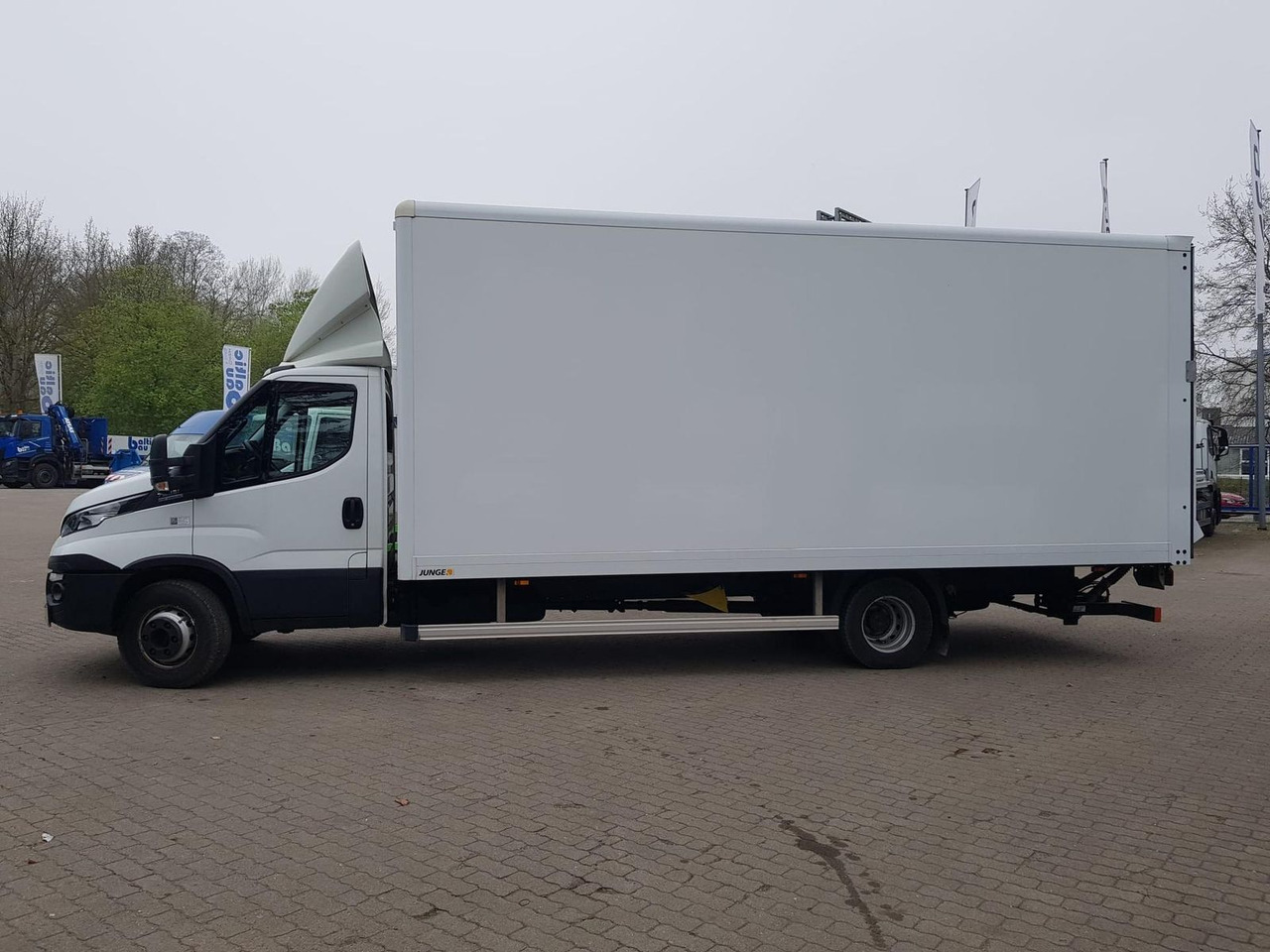 Iveco Daily 70C18HA8/P Koffer, Luftfederung, Kamera - 박스 밴 : 사진 3 Iveco Daily 70C18HA8/P Koffer, Luftfederung, Kamera - 박스 밴 : 사진 3