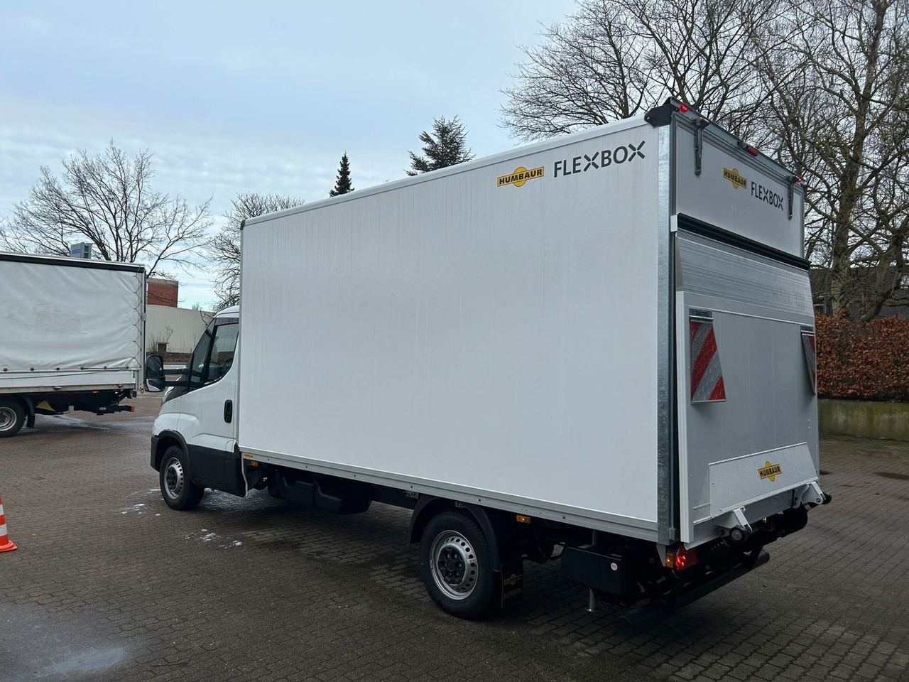 Iveco Daily Koffer 35S14H 3,0 LBW Kamera 115 kW (15... - 박스 밴 : 사진 4 Iveco Daily Koffer 35S14H 3,0 LBW Kamera 115 kW (15... - 박스 밴 : 사진 4