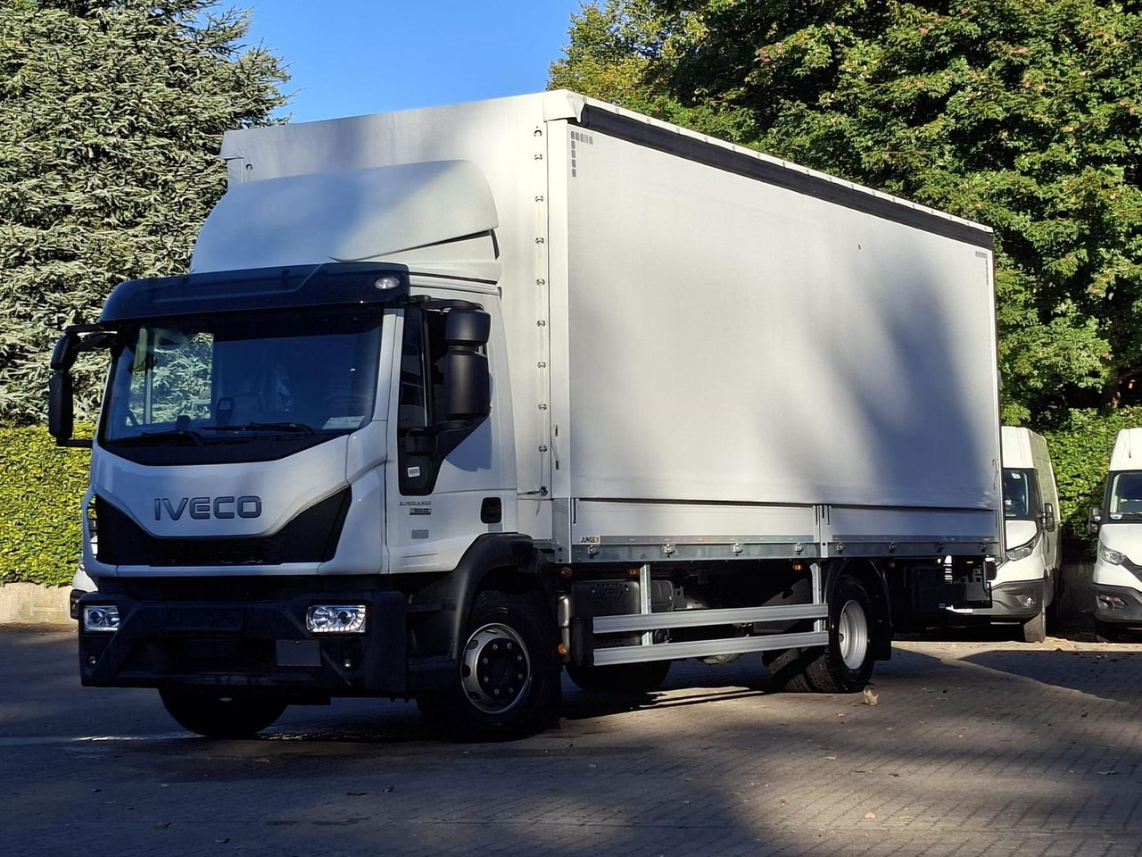 Iveco ML120E25/P JUNGE KOFFER LBW 1,5t AHK 185 kW (... - 트럭 : 사진 1 Iveco ML120E25/P JUNGE KOFFER LBW 1,5t AHK 185 kW (... - 트럭 : 사진 1