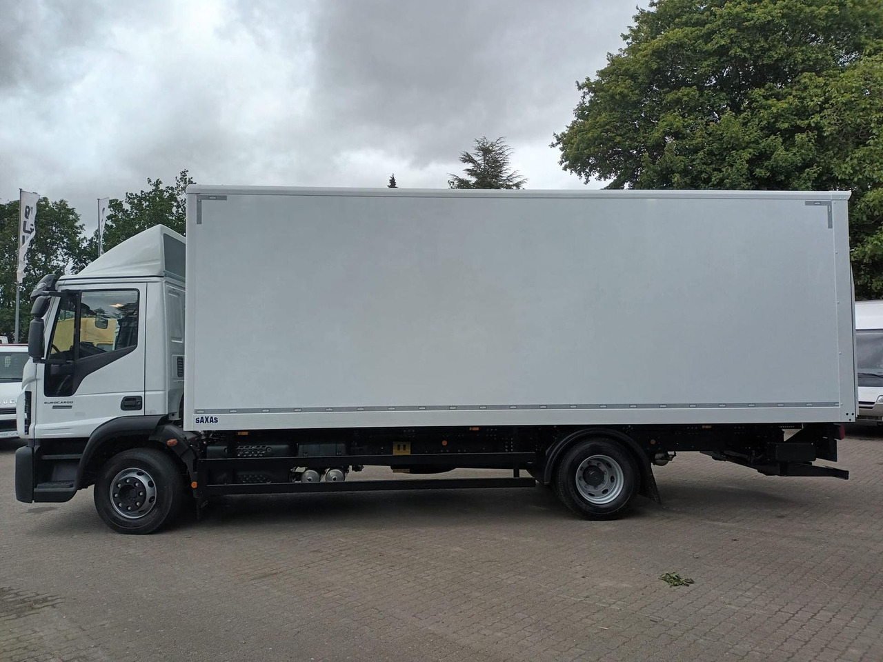 Iveco ML120E25/P KOFFER LBW 1,5t SAXAS AHK 185 kW (... - 커튼사이더 트럭 : 사진 2 Iveco ML120E25/P KOFFER LBW 1,5t SAXAS AHK 185 kW (... - 커튼사이더 트럭 : 사진 2