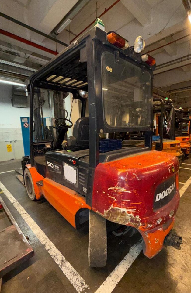 Doosan B50X-5 – Electric forklift / Elektro-Stapler - 전기 지게차 : 사진 1 Doosan B50X-5 – Electric forklift / Elektro-Stapler - 전기 지게차 : 사진 1