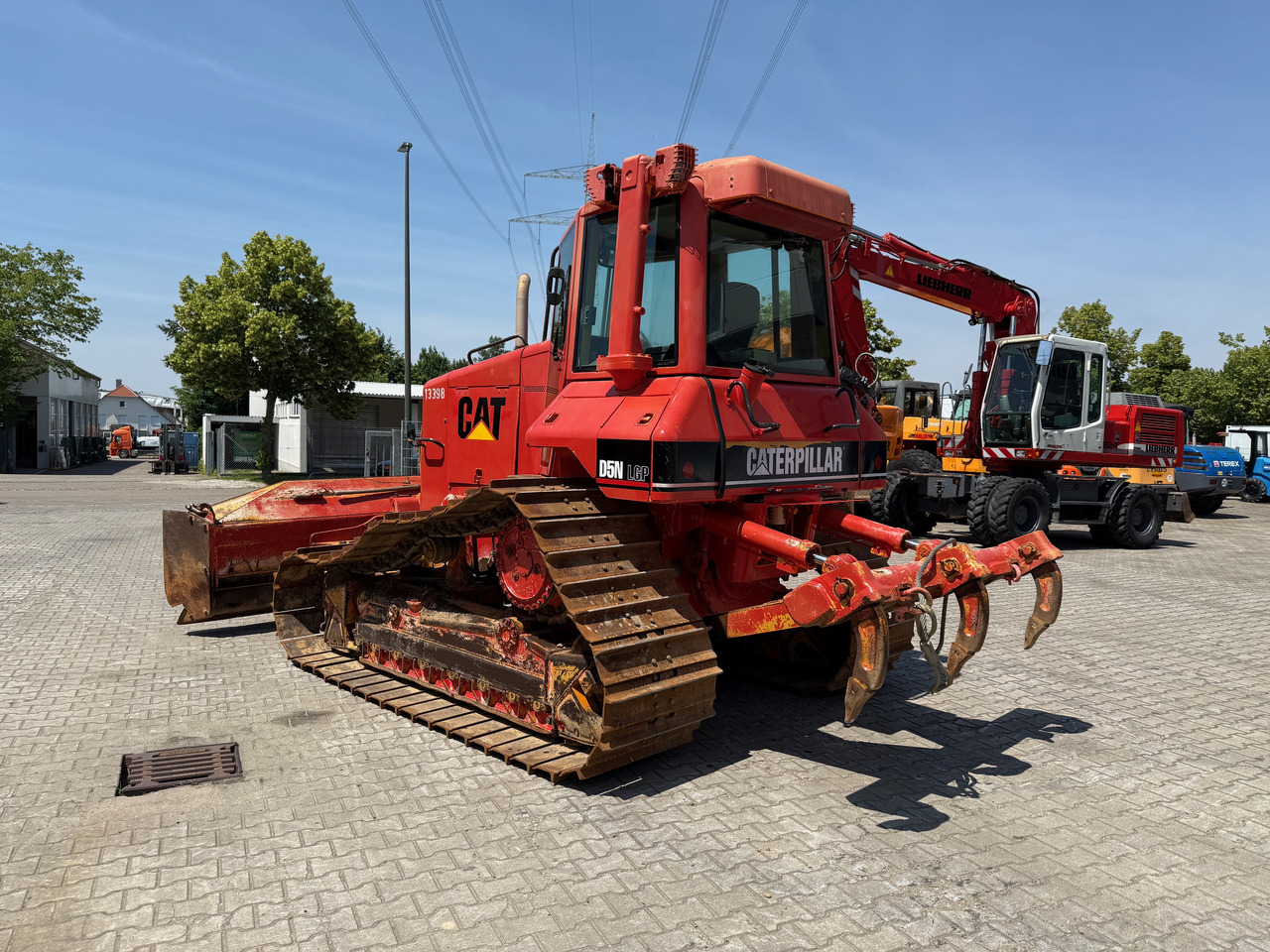 CATERPILLAR D5N FTC LGP Raupe mit 6-Wege + Heckaufreißer - 불도저 : 사진 5 CATERPILLAR D5N FTC LGP Raupe mit 6-Wege + Heckaufreißer - 불도저 : 사진 5