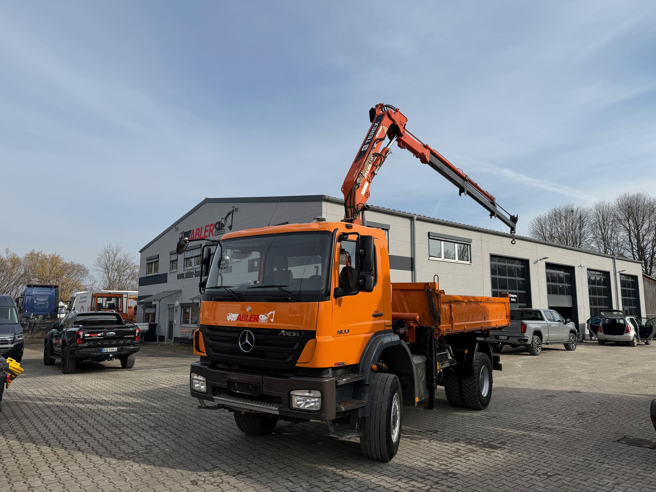덤프트럭, 크레인 트럭 Mercedes-Benz 1833 Axor Kipper Kran Allrad : 사진 6