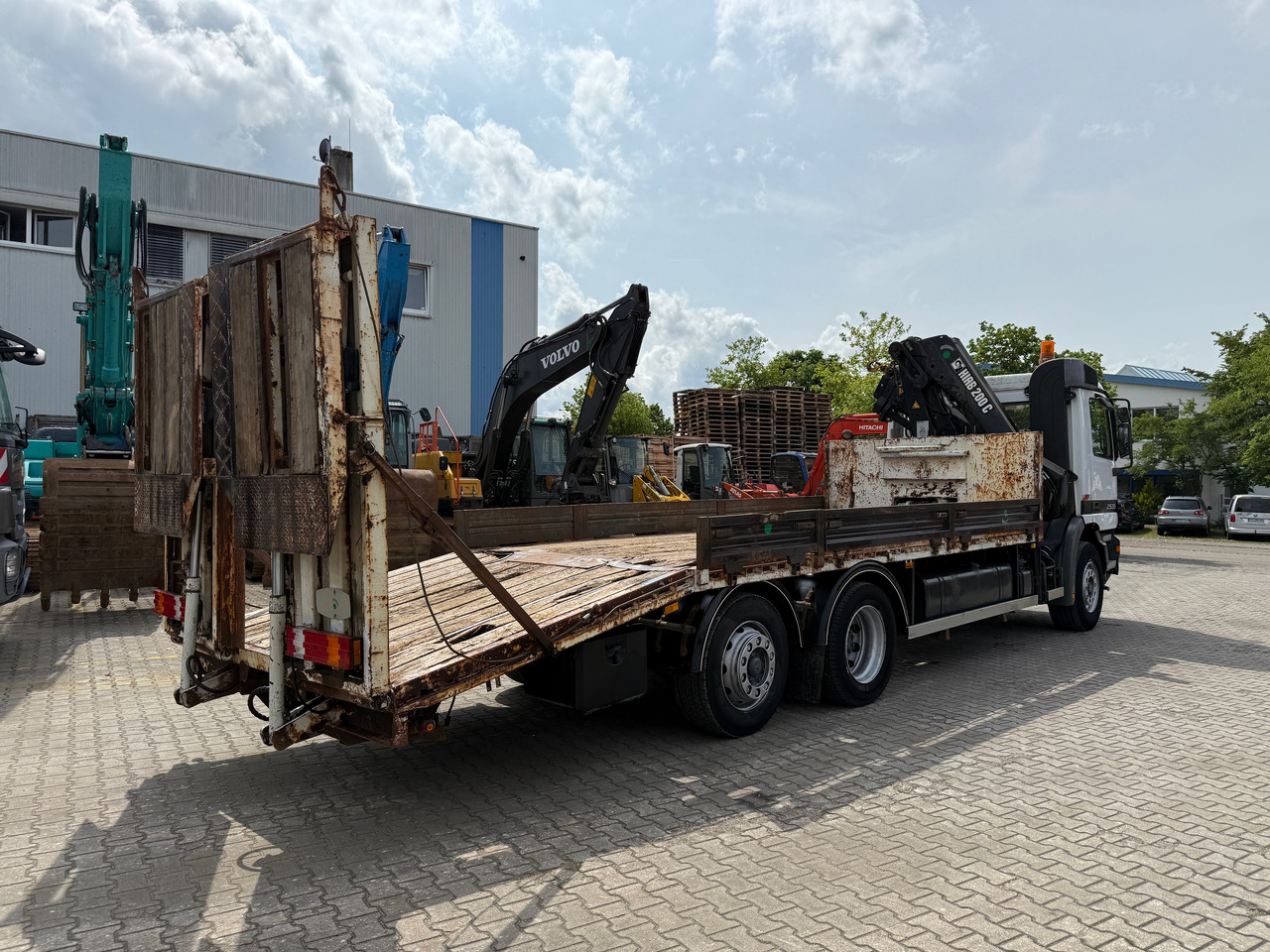 Mercedes-Benz 2535 Actros MP1 Baumaschinentransporter mit Kran und Rampen - 자동 운반 장치 트럭, 크레인 트럭 : 사진 4 Mercedes-Benz 2535 Actros MP1 Baumaschinentransporter mit Kran und Rampen - 자동 운반 장치 트럭, 크레인 트럭 : 사진 4