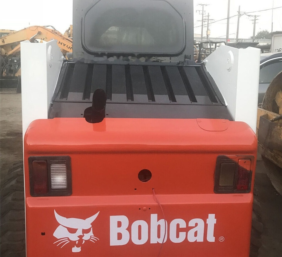 Bobcat S250 - 스키드 스티어 로더 : 사진 4 Bobcat S250 - 스키드 스티어 로더 : 사진 4