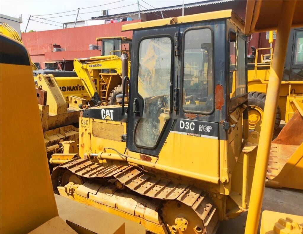 Caterpillar D 3 C - 불도저 : 사진 2 Caterpillar D 3 C - 불도저 : 사진 2